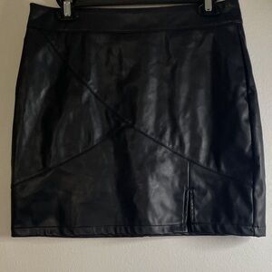 Chic Black Leather Skort